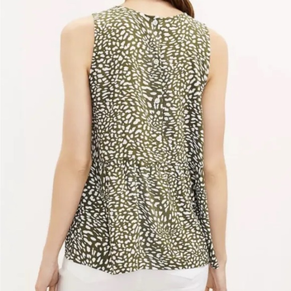 Ann Taylor Loft Button Back Peplum Sleeveless Shell Blouse Top Animal Print - Picture 4 of 8